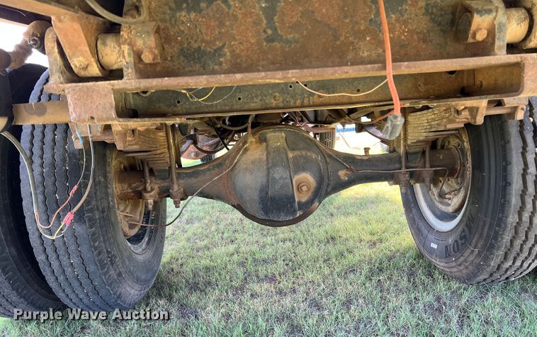 image for item DS8471 1970 Ford F610  grain truck