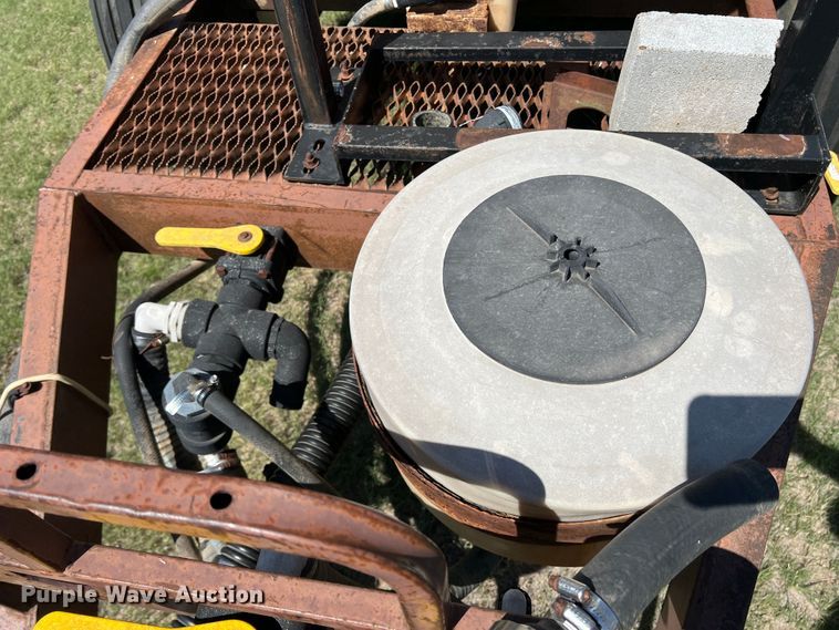 image for item DS8475 Sprayer trailer