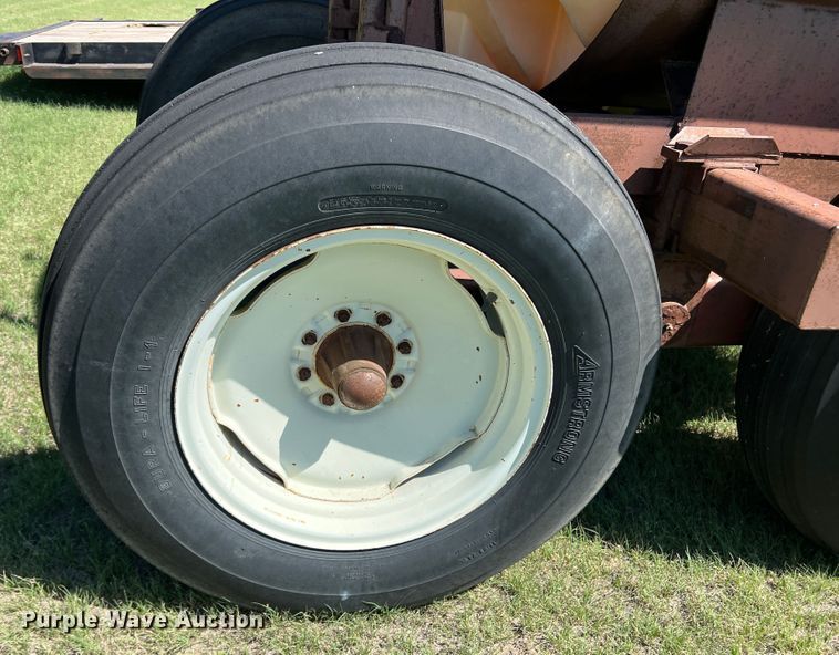 image for item DS8475 Sprayer trailer