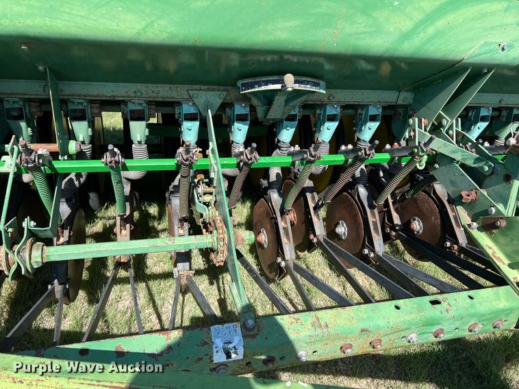 image for item DS8476 (2) John Deere 9000 grain drills