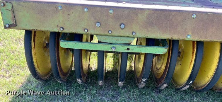 image for item DS8476 (2) John Deere 9000 grain drills