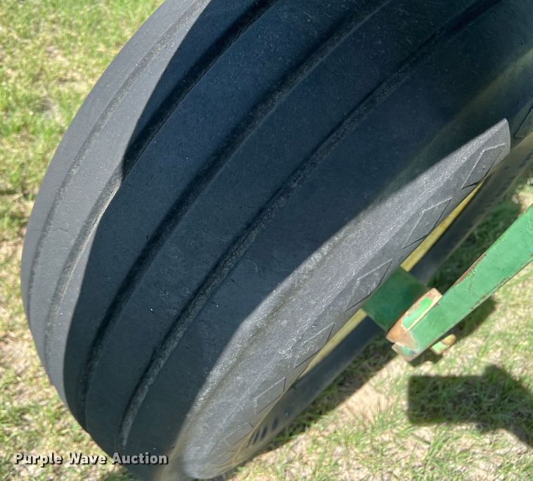 image for item DS8476 (2) John Deere 9000 grain drills