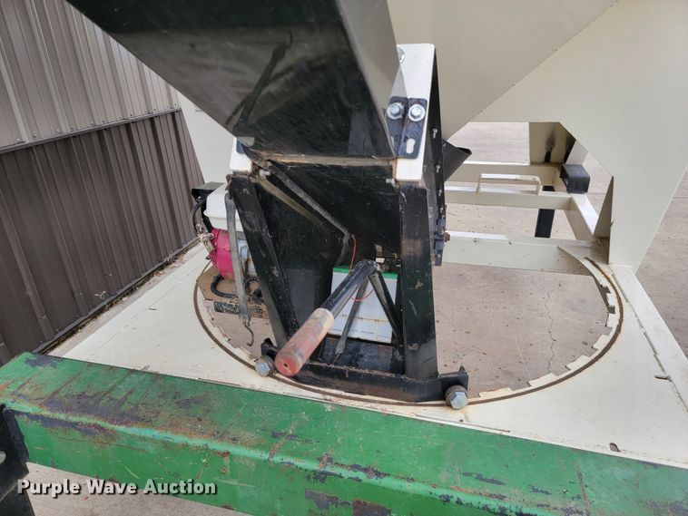 image for item JC9749 Friesen 375  seed tender