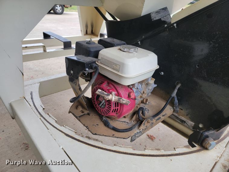 image for item JC9749 Friesen 375  seed tender