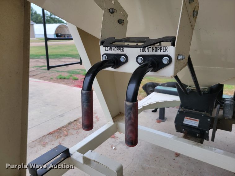 image for item JC9749 Friesen 375  seed tender