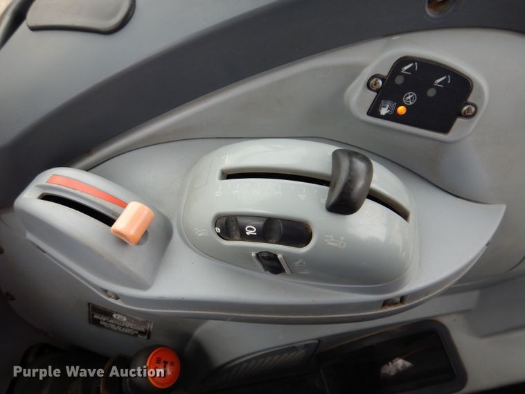 image for item JH9670 2015 New Holland T4.110  MFWD tractor