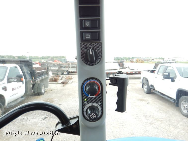 image for item JH9670 2015 New Holland T4.110  MFWD tractor