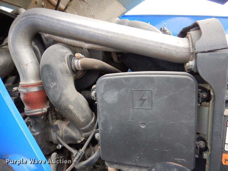 image for item JH9670 2015 New Holland T4.110  MFWD tractor