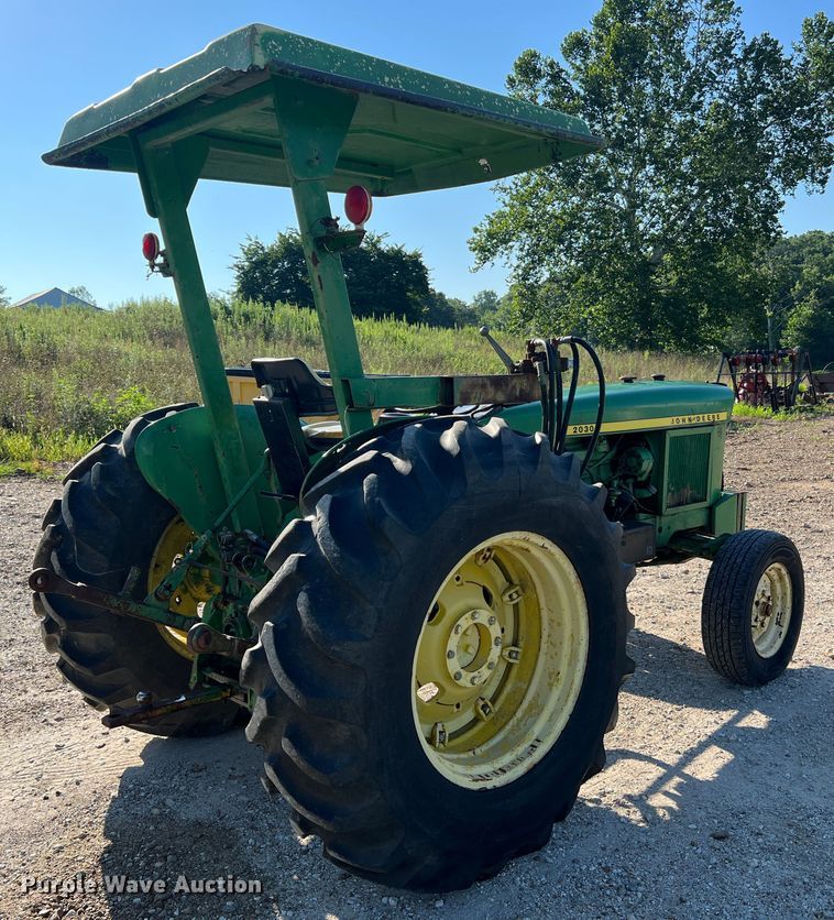image for item JM9179 1974 John Deere 2030 tractor