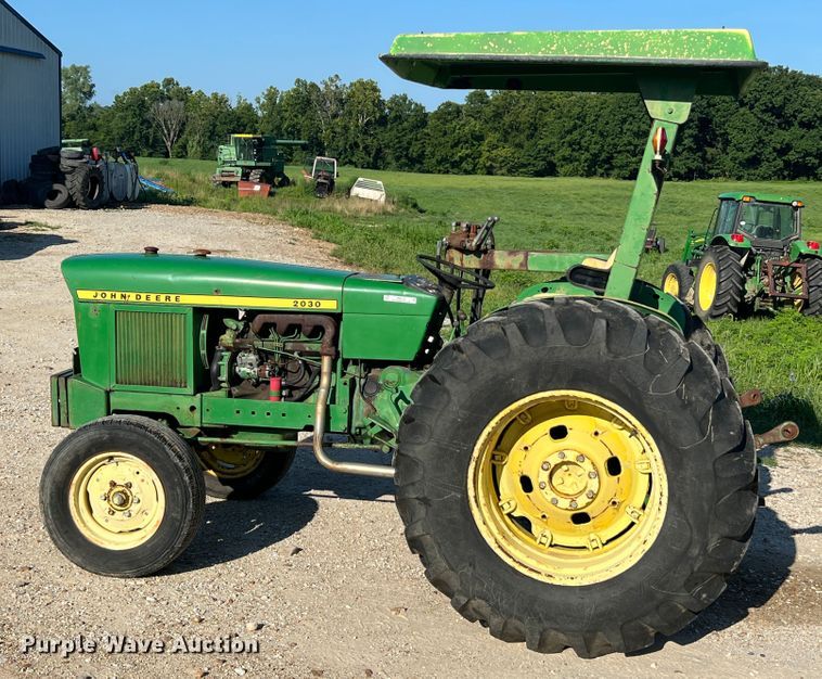 image for item JM9179 1974 John Deere 2030 tractor