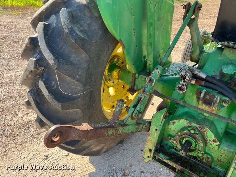 image for item JM9179 1974 John Deere 2030 tractor