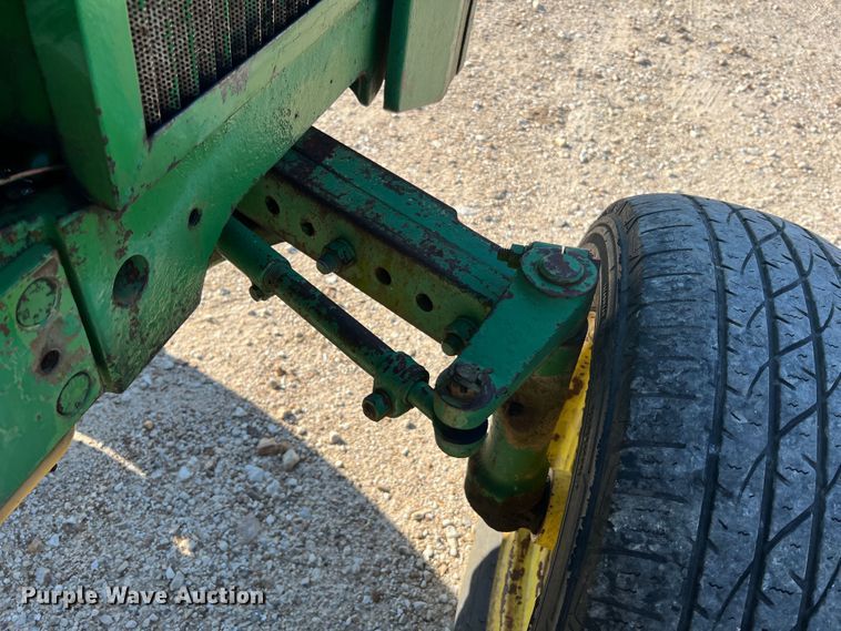 image for item JM9179 1974 John Deere 2030 tractor