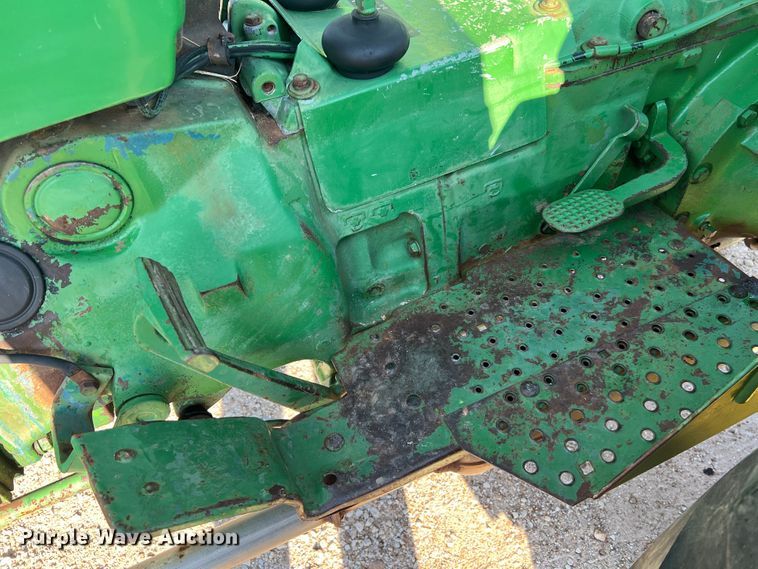 image for item JM9179 1974 John Deere 2030 tractor