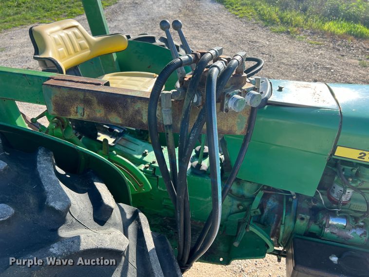 image for item JM9179 1974 John Deere 2030 tractor