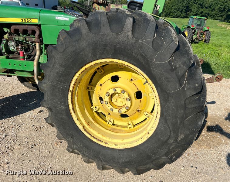 image for item JM9179 1974 John Deere 2030 tractor
