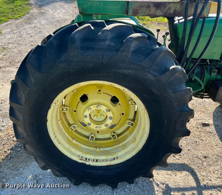 image for item JM9179 1974 John Deere 2030 tractor