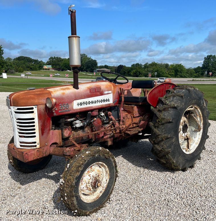 image for item JM9187 1957 International 350 Utility tractor