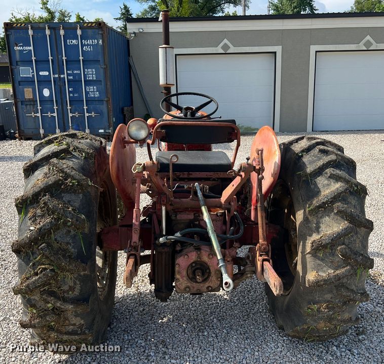 image for item JM9187 1957 International 350 Utility tractor