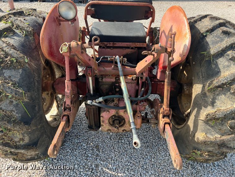 image for item JM9187 1957 International 350 Utility tractor