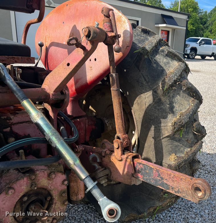 image for item JM9187 1957 International 350 Utility tractor