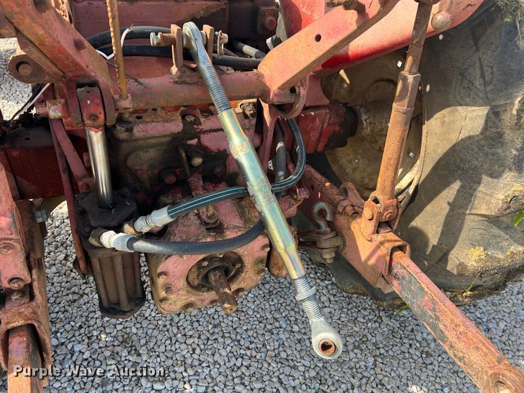 image for item JM9187 1957 International 350 Utility tractor