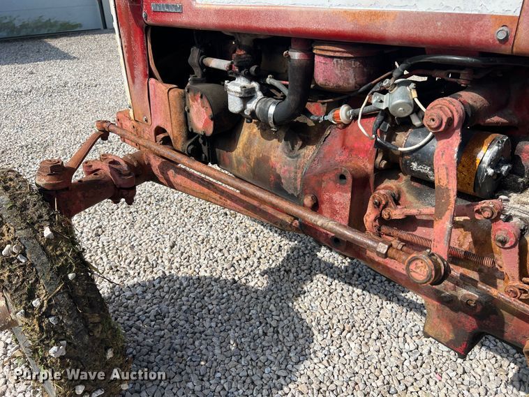 image for item JM9187 1957 International 350 Utility tractor