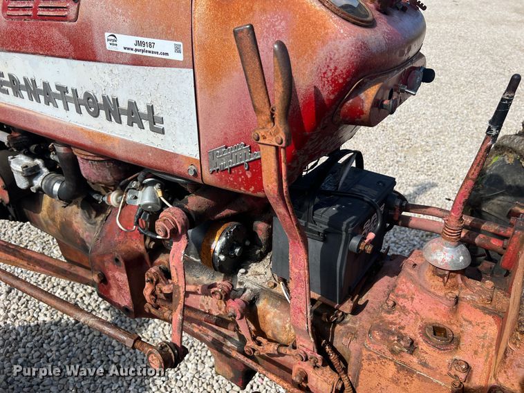 image for item JM9187 1957 International 350 Utility tractor