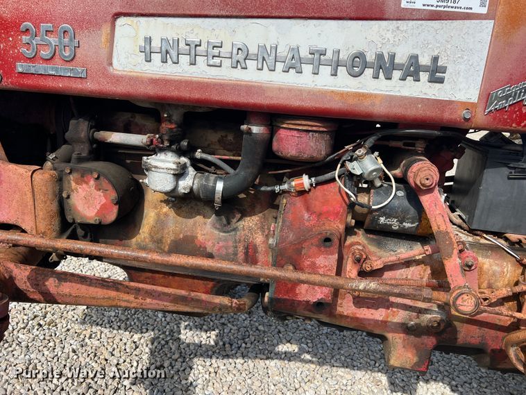 image for item JM9187 1957 International 350 Utility tractor