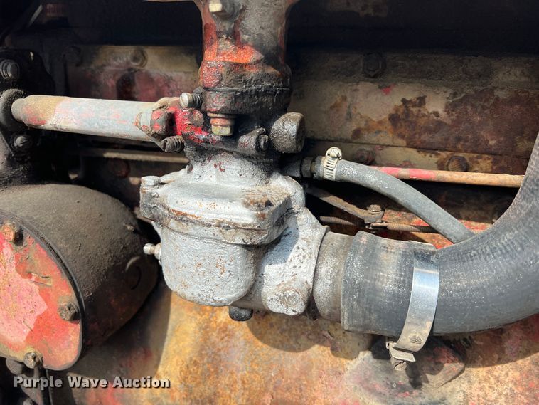 image for item JM9187 1957 International 350 Utility tractor