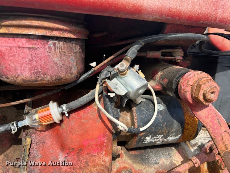 image for item JM9187 1957 International 350 Utility tractor