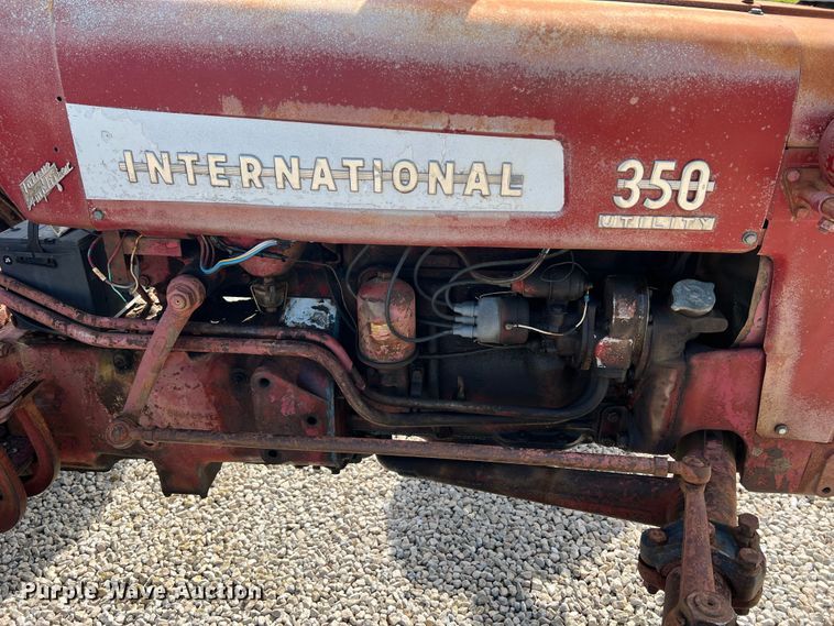 image for item JM9187 1957 International 350 Utility tractor