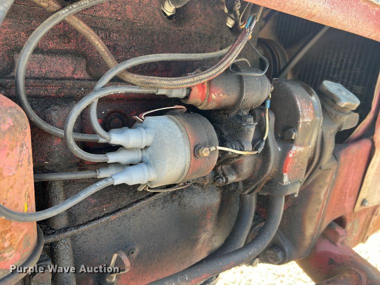 image for item JM9187 1957 International 350 Utility tractor