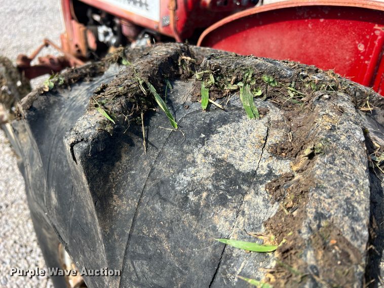 image for item JM9187 1957 International 350 Utility tractor