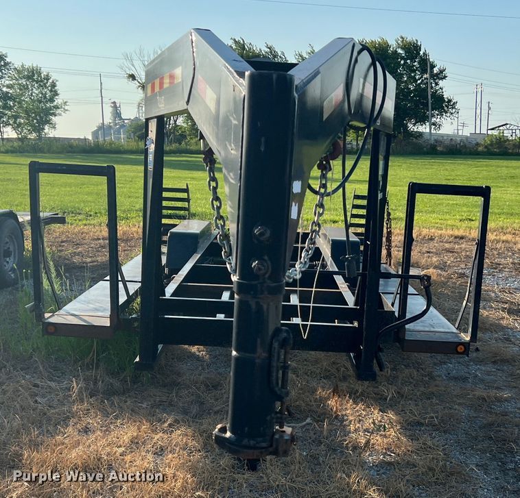 image for item JM9196 2011 Behnke  sprayer trailer