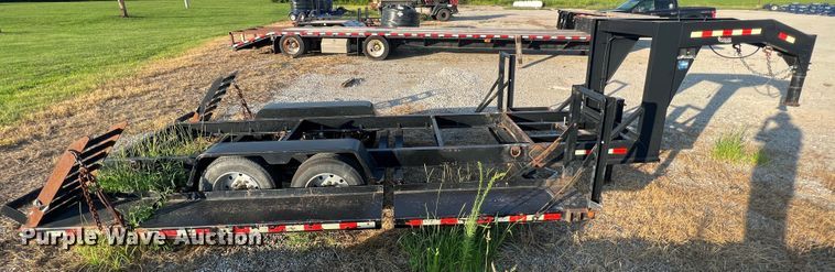 image for item JM9196 2011 Behnke  sprayer trailer