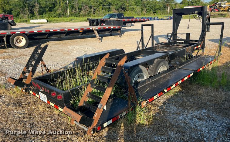 image for item JM9196 2011 Behnke  sprayer trailer