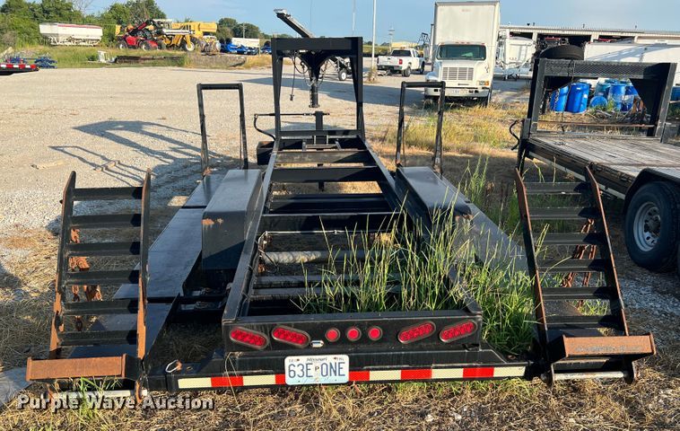 image for item JM9196 2011 Behnke  sprayer trailer