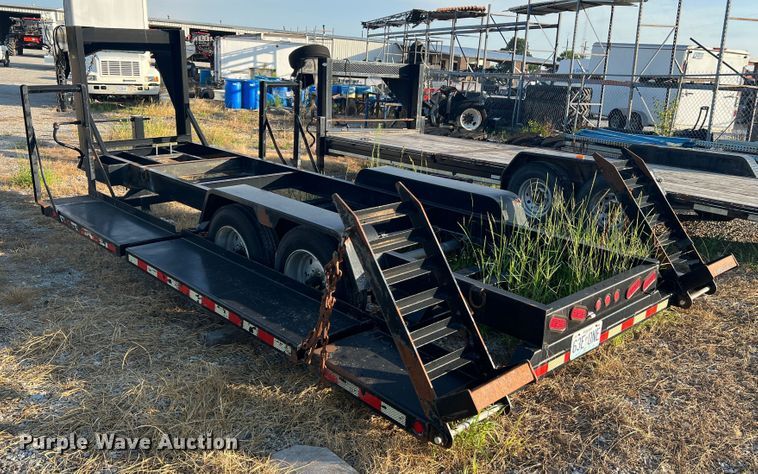 image for item JM9196 2011 Behnke  sprayer trailer