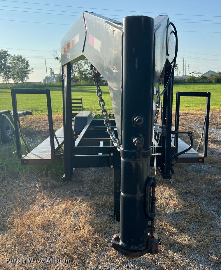 image for item JM9196 2011 Behnke  sprayer trailer