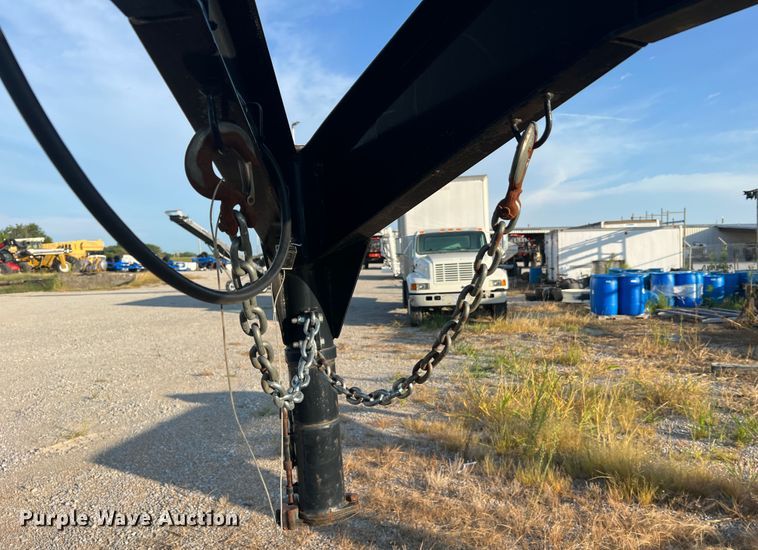 image for item JM9196 2011 Behnke  sprayer trailer