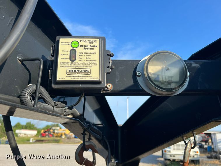 image for item JM9196 2011 Behnke  sprayer trailer