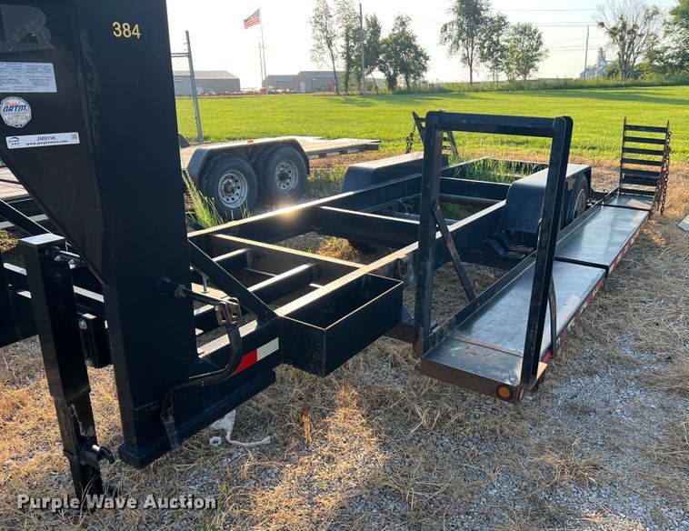 image for item JM9196 2011 Behnke  sprayer trailer