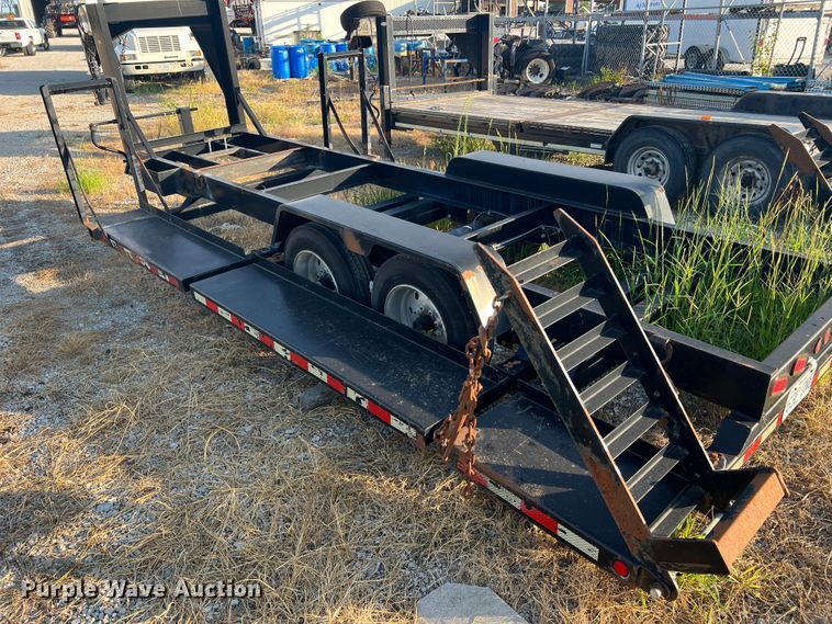 image for item JM9196 2011 Behnke  sprayer trailer