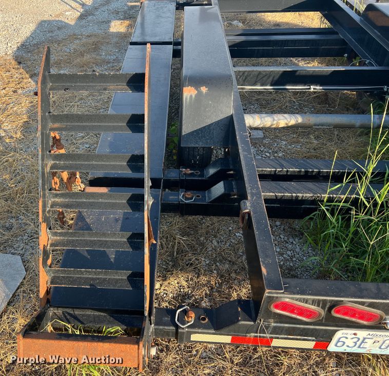 image for item JM9196 2011 Behnke  sprayer trailer