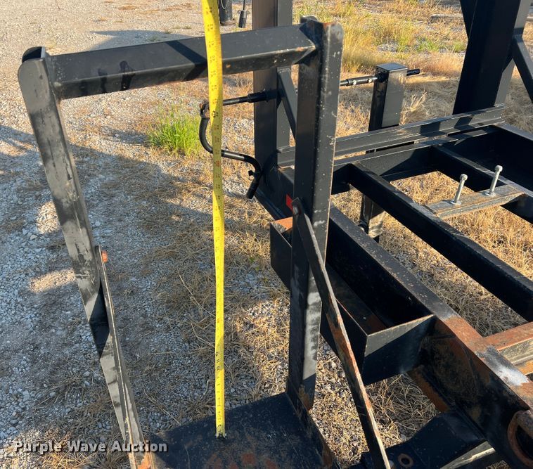 image for item JM9196 2011 Behnke  sprayer trailer