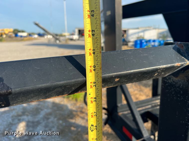 image for item JM9196 2011 Behnke  sprayer trailer