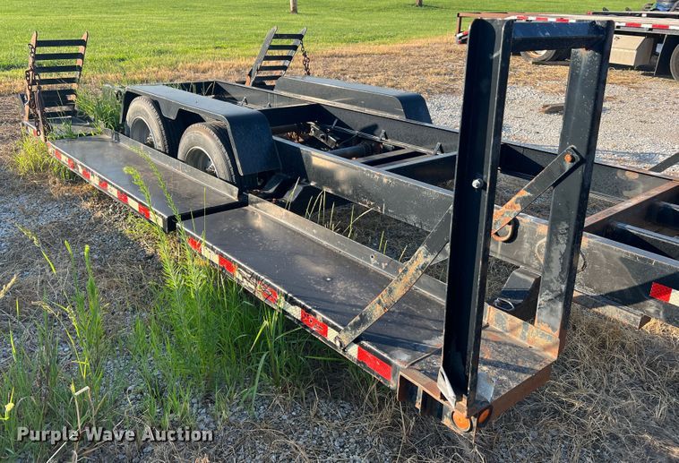image for item JM9196 2011 Behnke  sprayer trailer