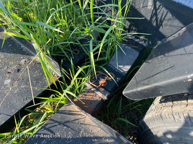 image for item JM9196 2011 Behnke  sprayer trailer