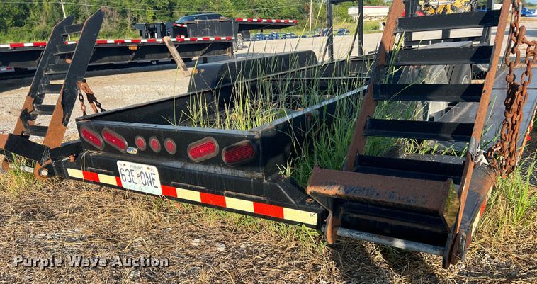 image for item JM9196 2011 Behnke  sprayer trailer