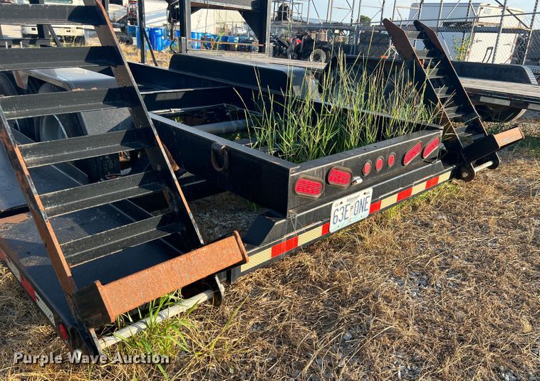 image for item JM9196 2011 Behnke  sprayer trailer